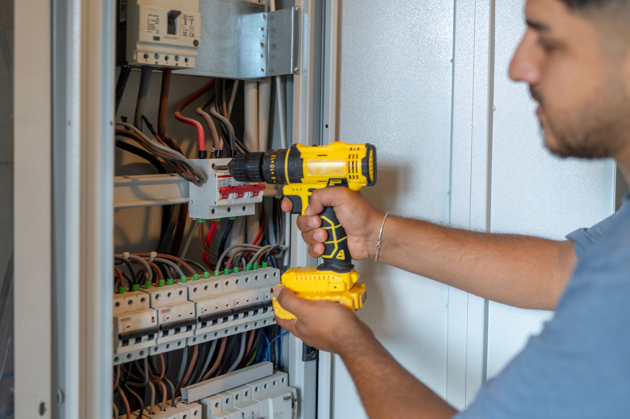 Professional Electrician & Electrical Services